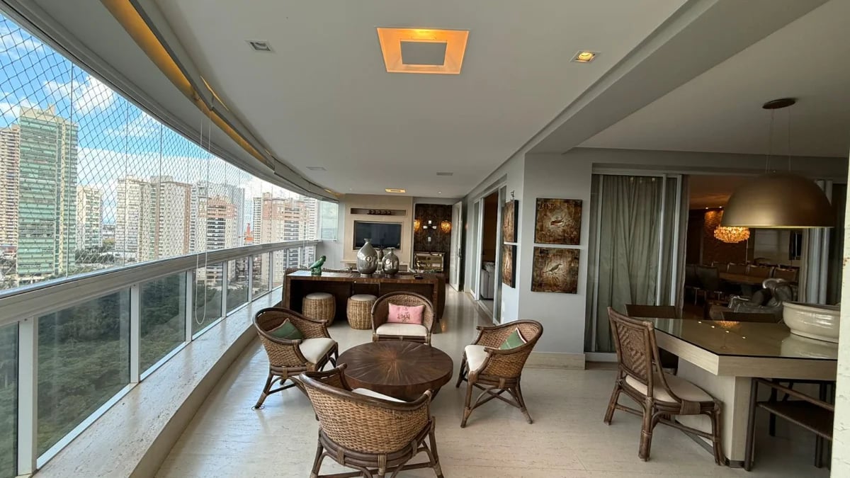 Apartamento 4 suítes Vista Definitiva Nascente Mobiliado Frente ao Parque Flamboyant - Imagem 1